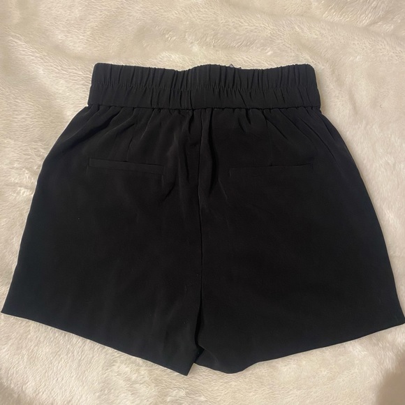 Hight Waist Soft Twill Short - Picture 2 of 3